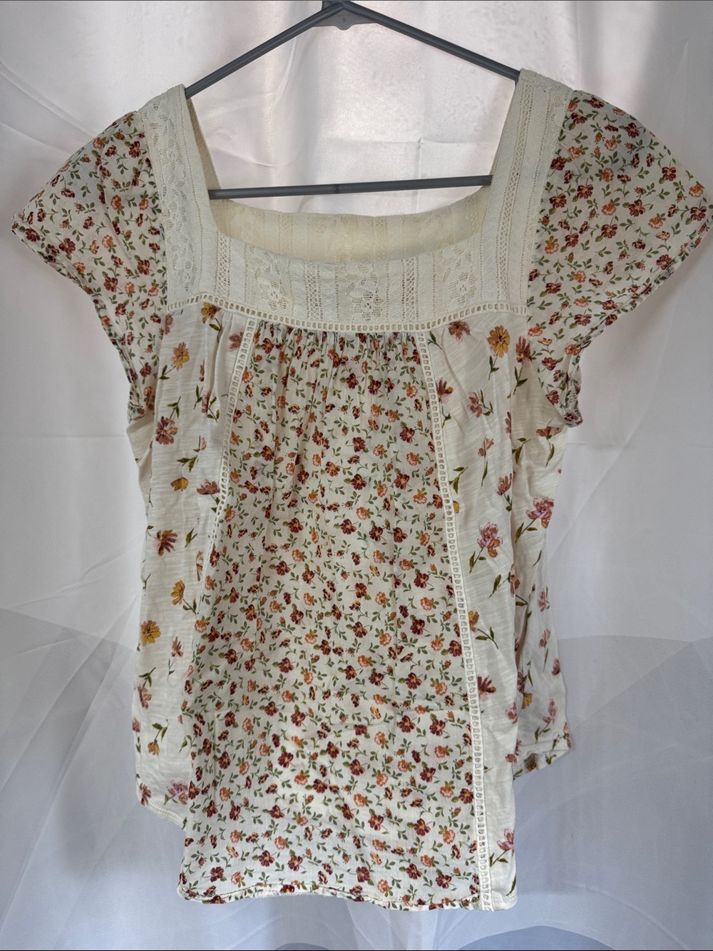 SO Set of 3 Floral Flowy Short Sleeve Shirts - Size Medium